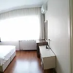 Hotel Modern *