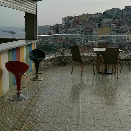 Hotel Modern *