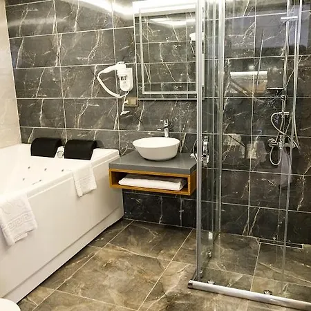 Modern Szálloda *