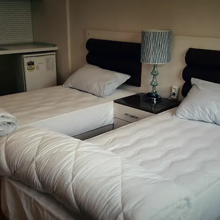 Hotel Modern *